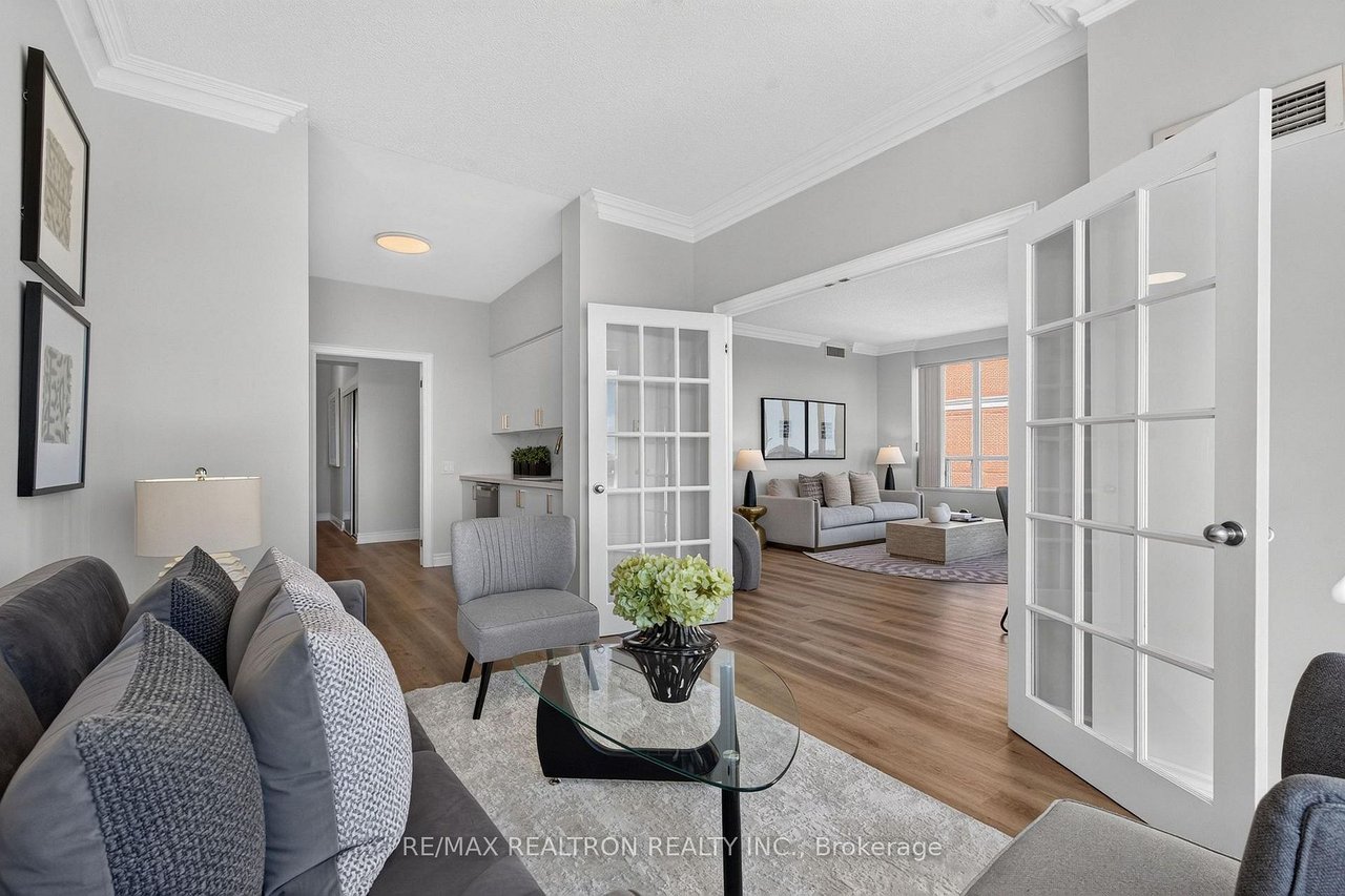 NORTH YORK LUXURY 