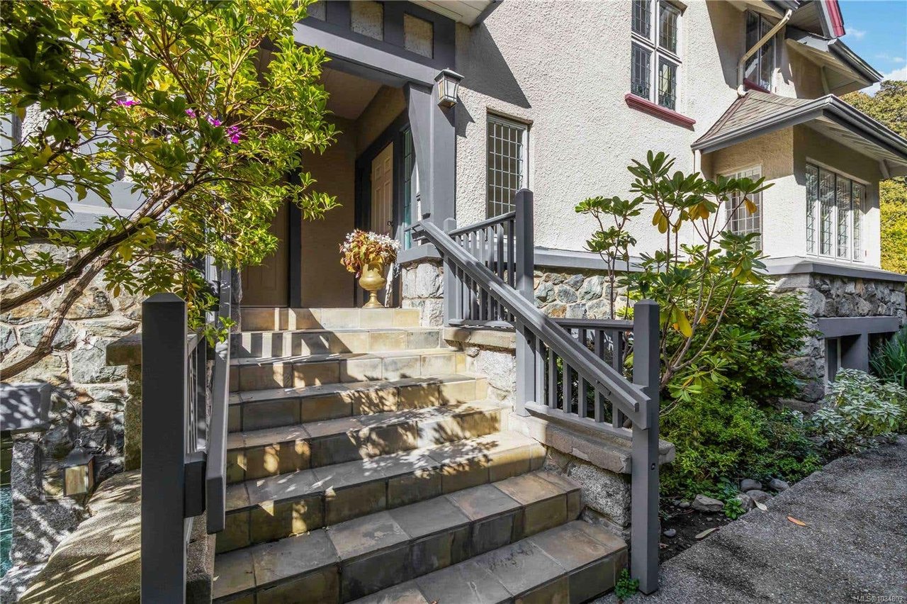 349 Foul Bay Rd F