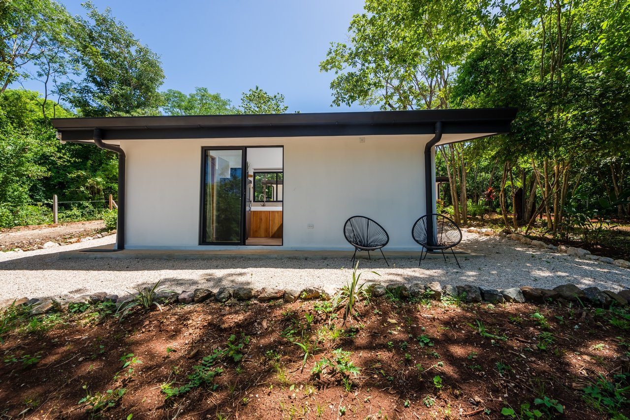 V-Caro Ju | Furnished Villa with Pool, Guest Cottage, and 4,603 m² Expansion Lot Just 15 Minutes from Tamarindo