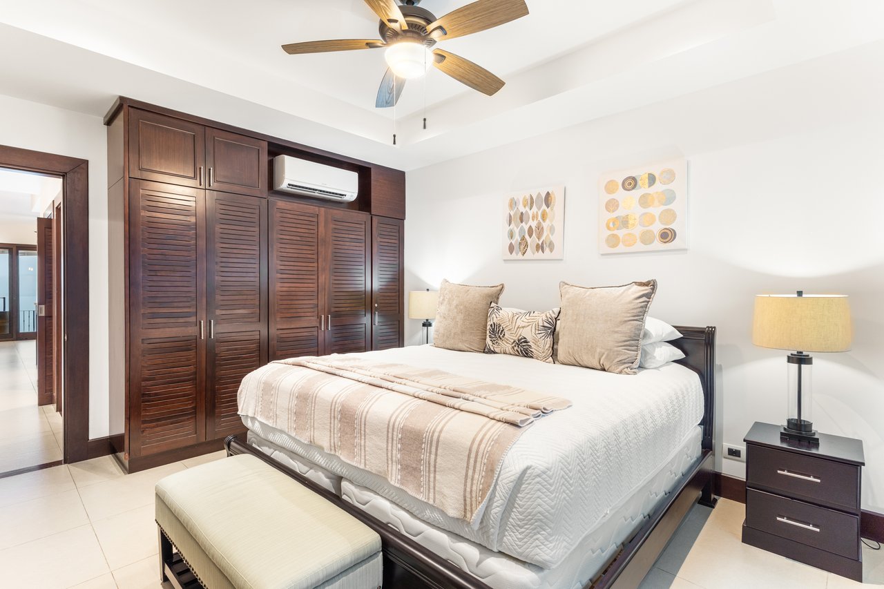 360 Splendor del Pacifico #305 | Oceanview Perfection – Just Steps from the Infinity Pool