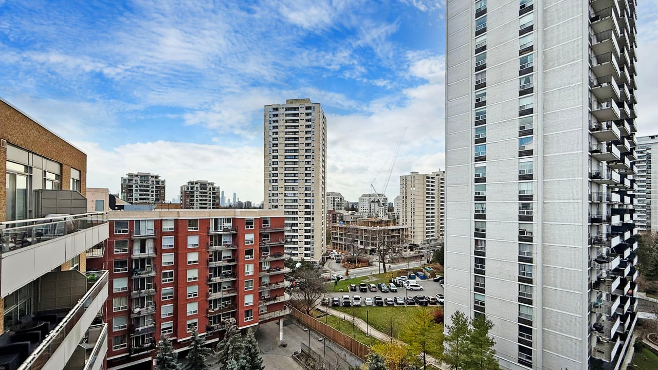 245 Davisville Avenue UPH1