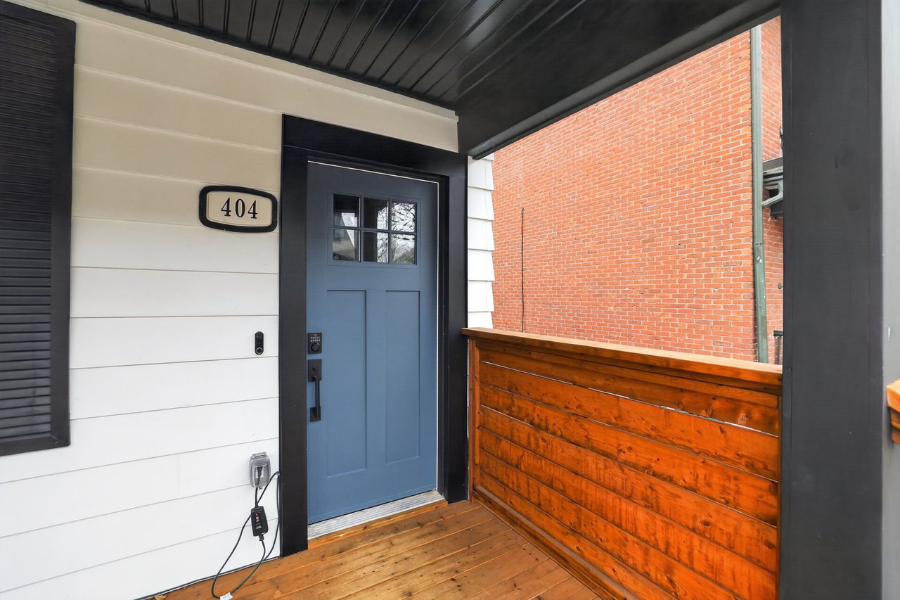 404 Botsford St