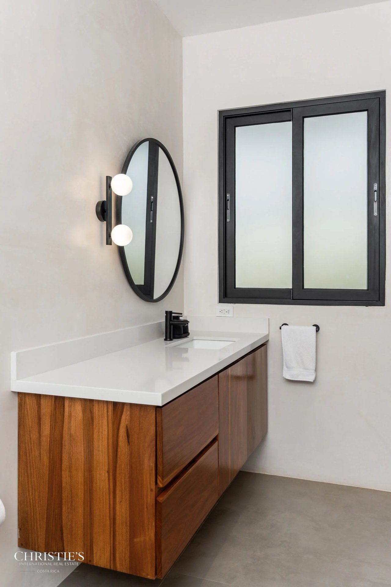 Casa Lola – Contemporary Beachside Oasis in Playa Grande