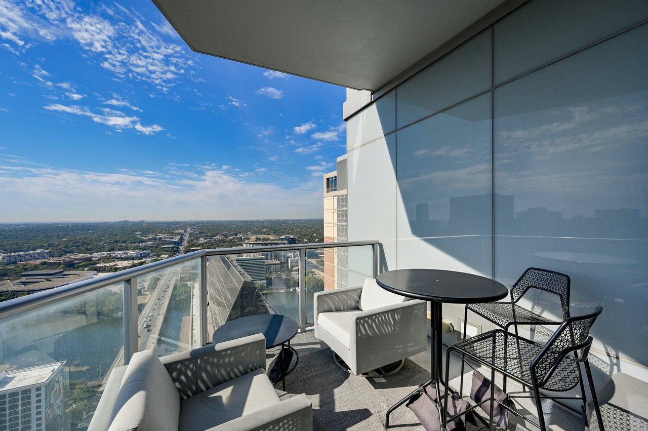 200 Congress Ave #32SE