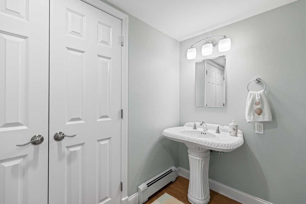 17 Atlantic Drive, Unit #: 17B