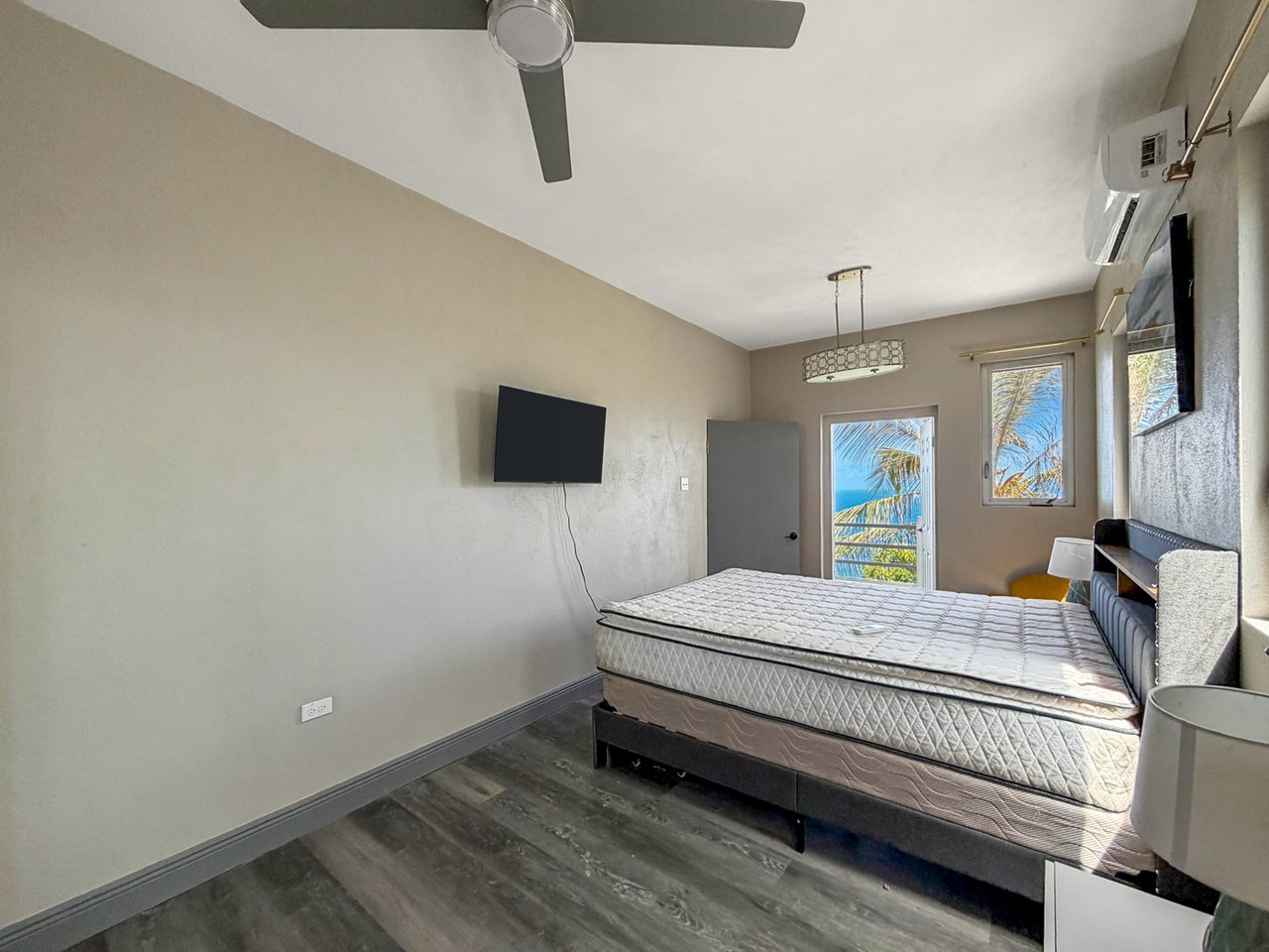 1118 Long Trench 1 Bedroom Apartment