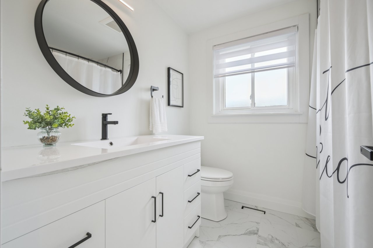 Completely Renovated Sidesplit on an Exclusive Cul-De Sac