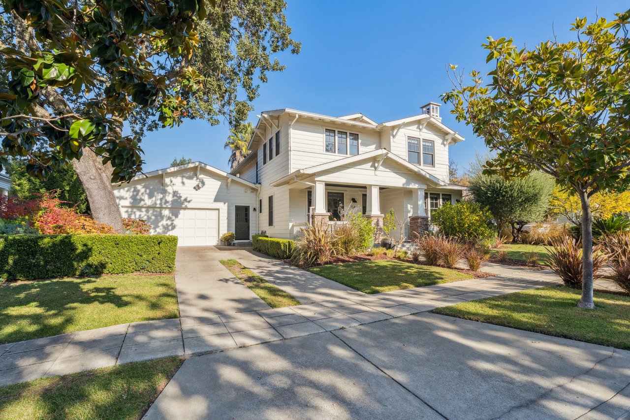 724 Charles Van Damme Way