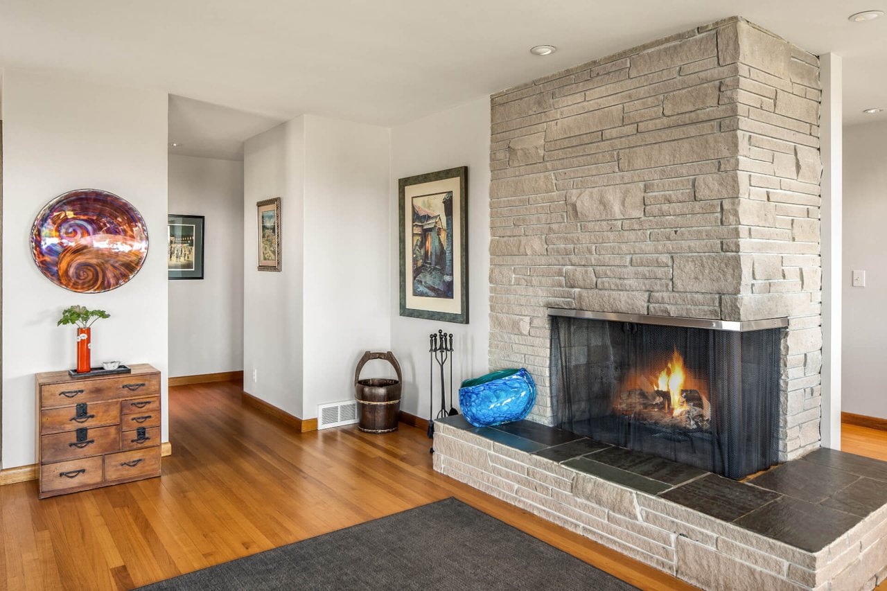 4105 SW Holly Street