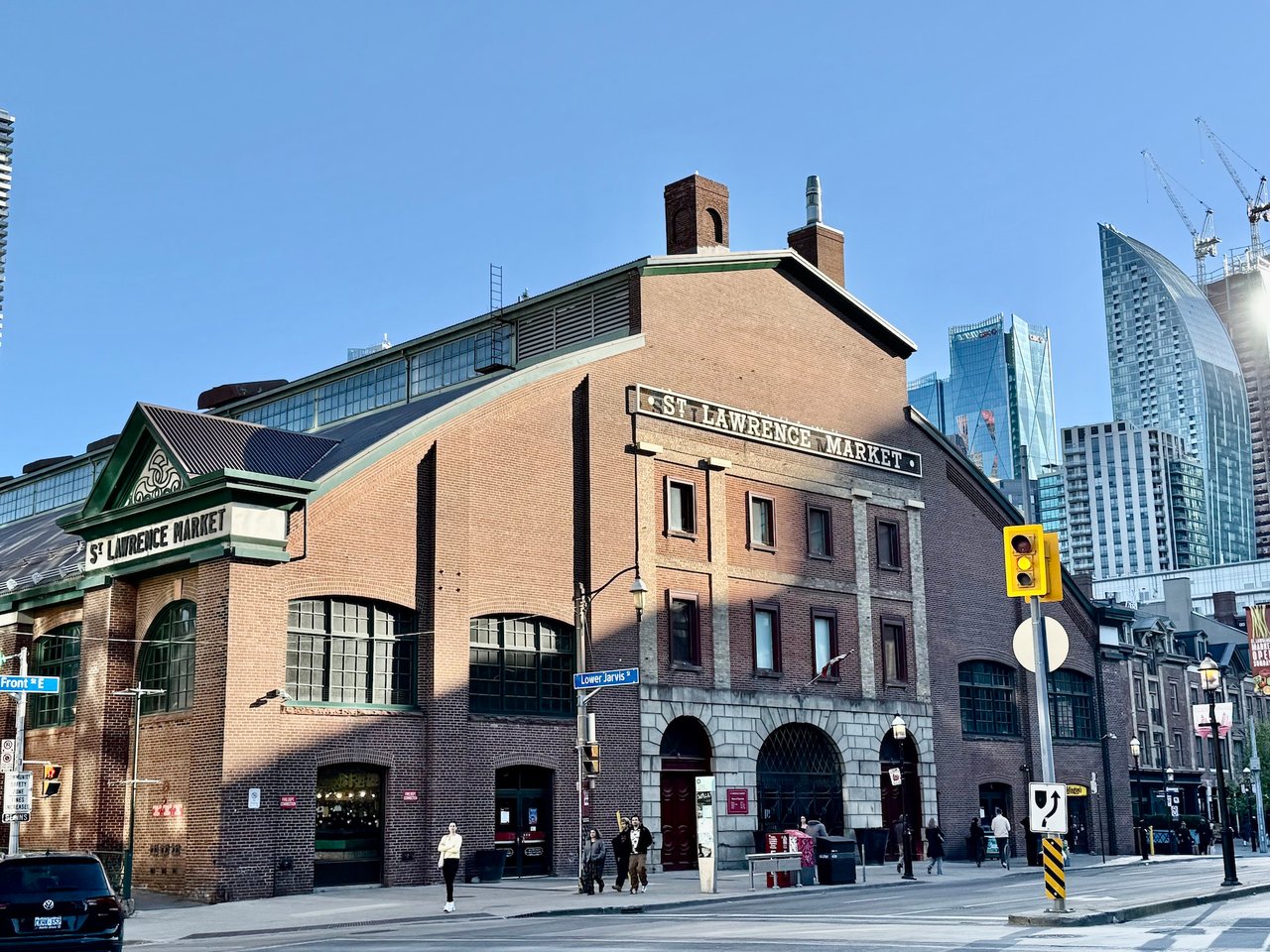 Lofty Luxury Penthouse With Party Sized Roof Deck