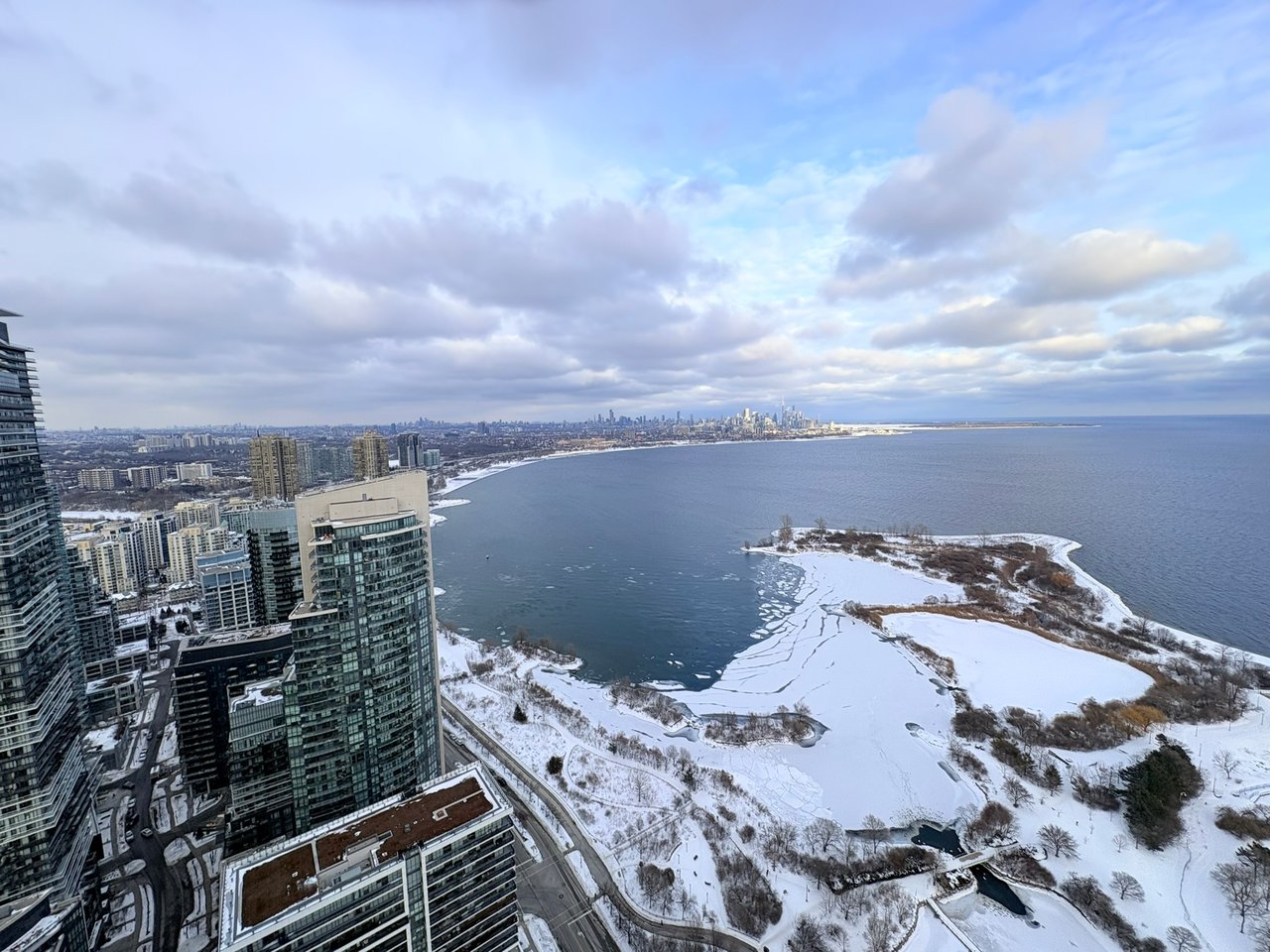 20 Shore Breeze Drive Unit: 4703