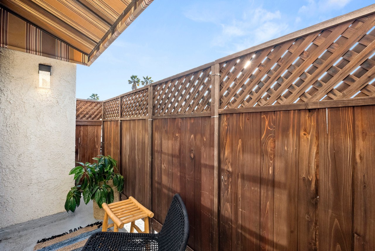 Radiant Townhome in the Heart of Studio City! 