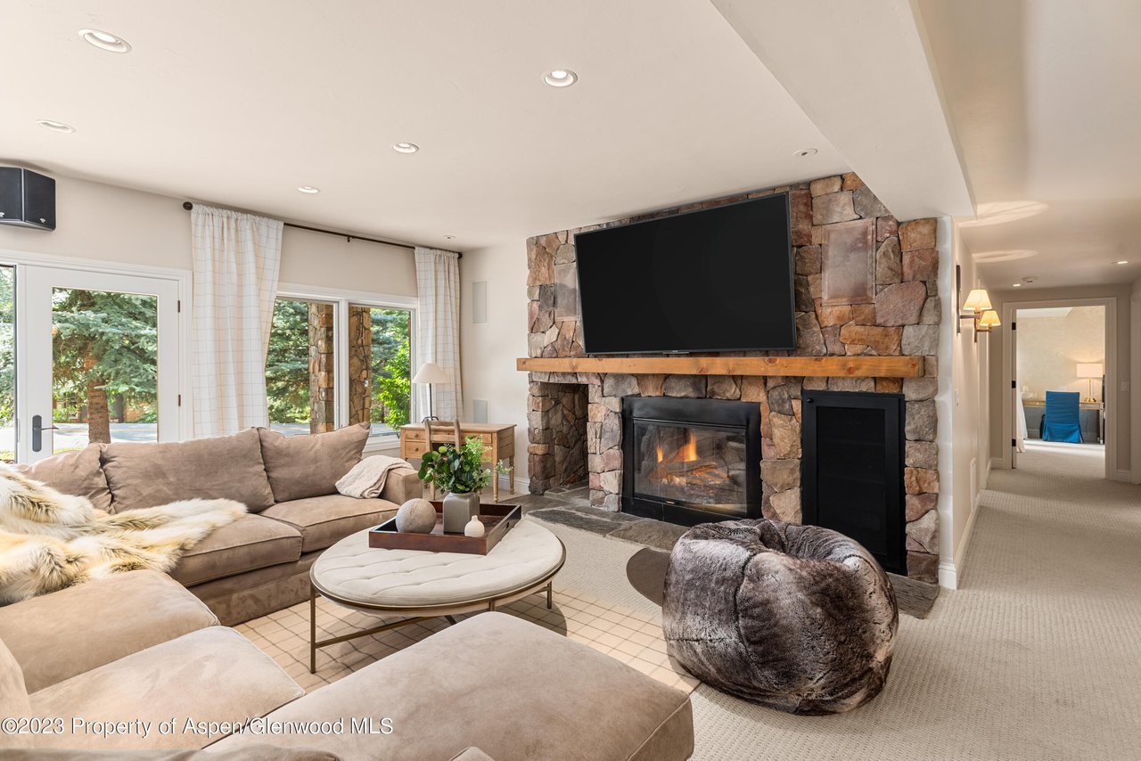 1044 Horse Ranch Drive