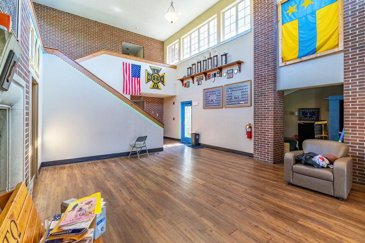 Ball State Greek House Goes to Public Auction