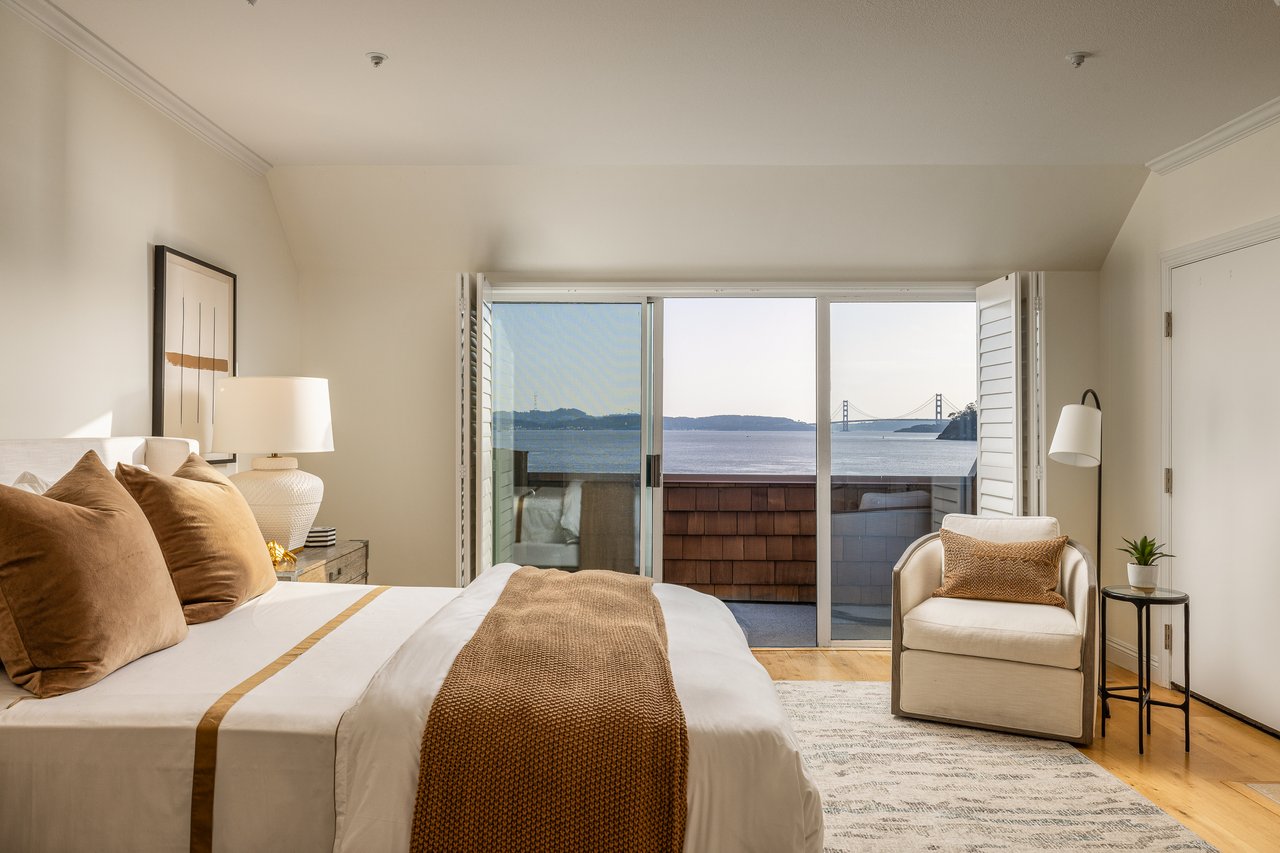 Luxury Condo with Sweeping Bay Views