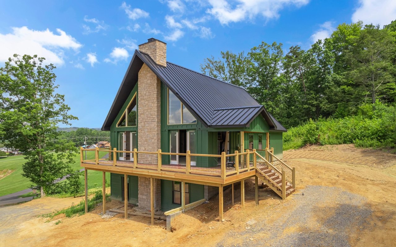 Wallace Luxury Spotlight | 2773 Clabo Road Sevierville, TN 37862