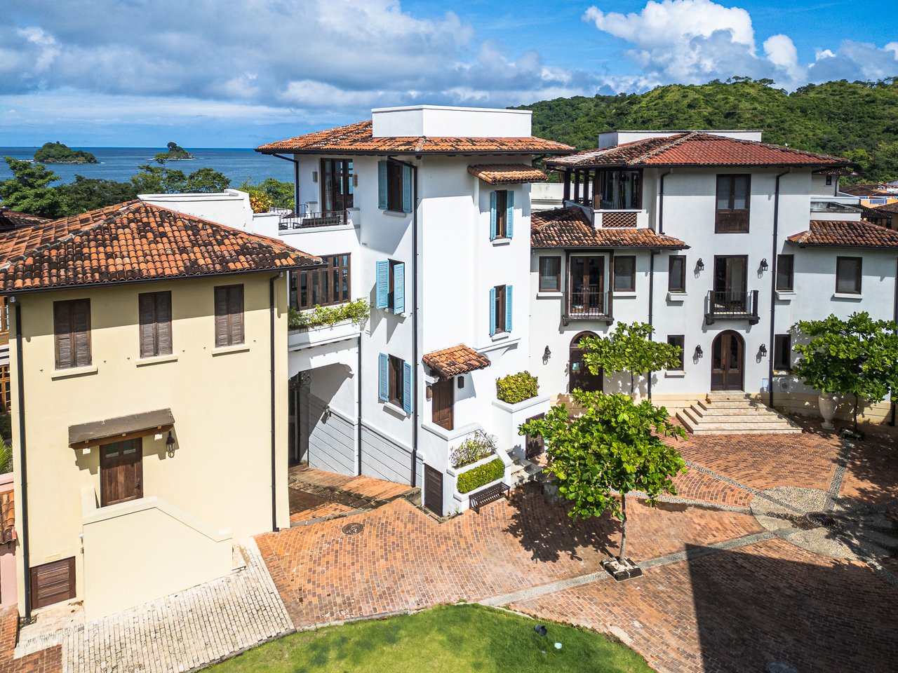 9 Calle La Ronda | A Contemporary Oceanview Modern Luxury near the Beach!