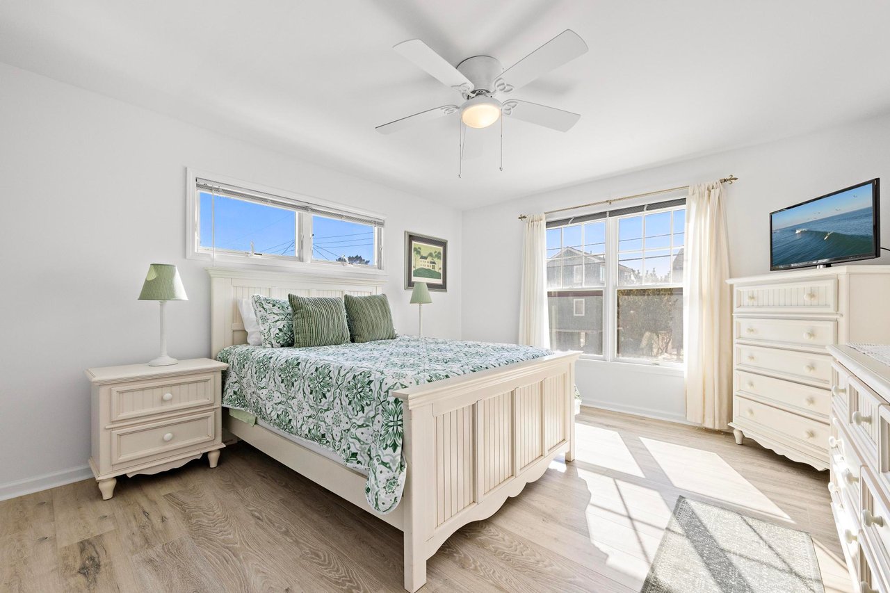 7 W Julia Ave, Long Beach Twp