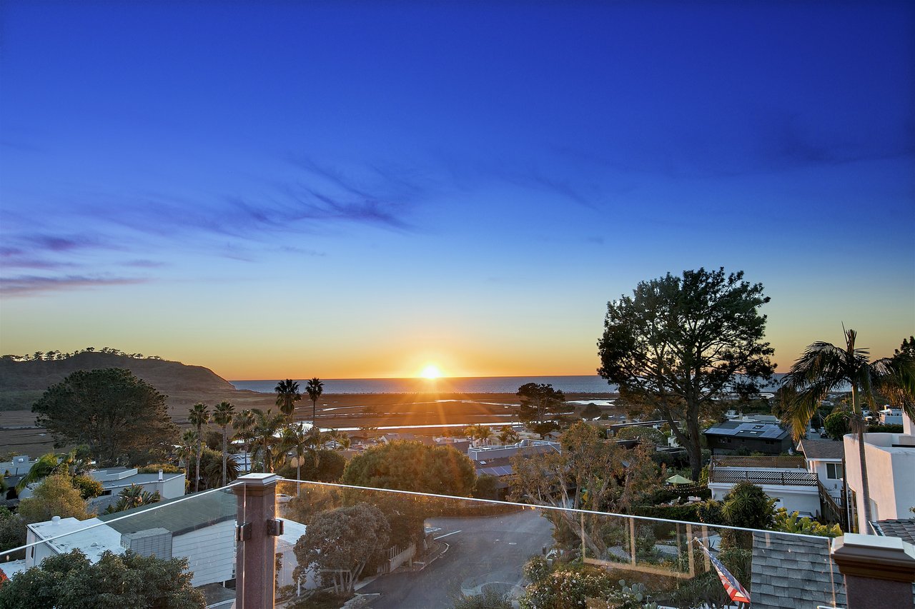 Del Mar Terrace: Hillside Living With Iconic Views & Immersive Nature