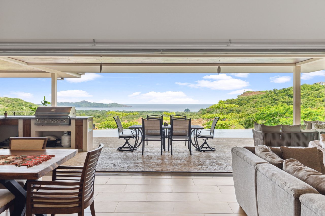 Casa Pickle on the Hill | Spacious Private Estate with Pickleball Court, Mature Gardens & Independent Guest Apartment