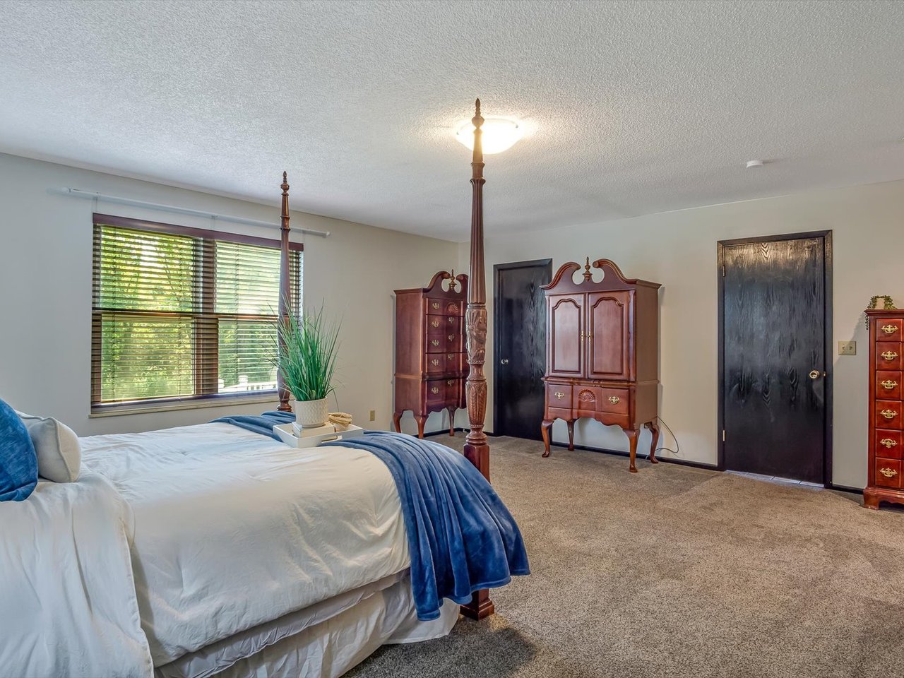 Spacious Country Home on Nearly 10 Acres – 2622 Kaiser Road 