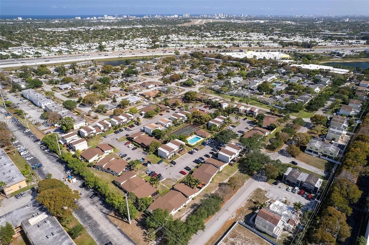 3200 NW 5th Ter Apt 33
