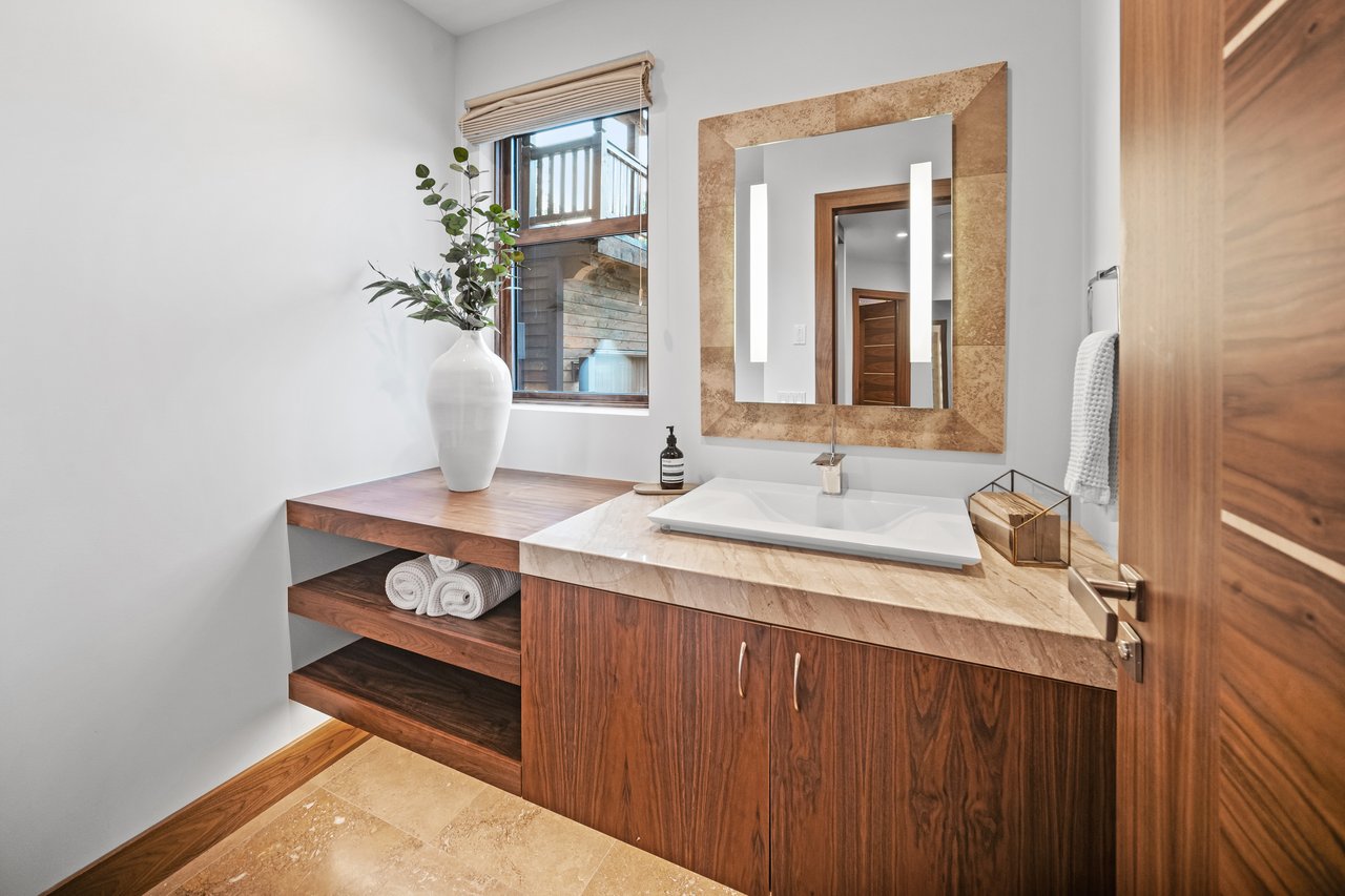 Refined Mountain Living at Cairns Landing