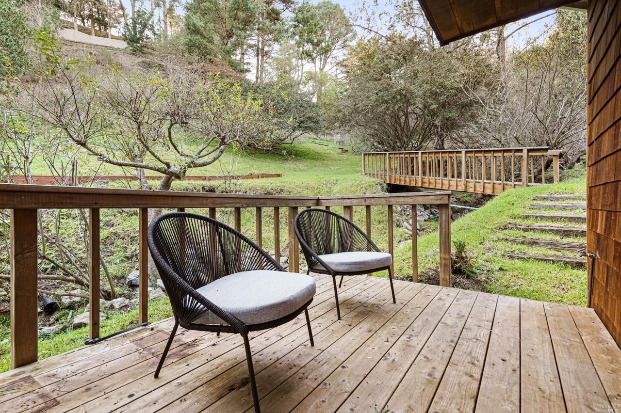 260 Sunset Way