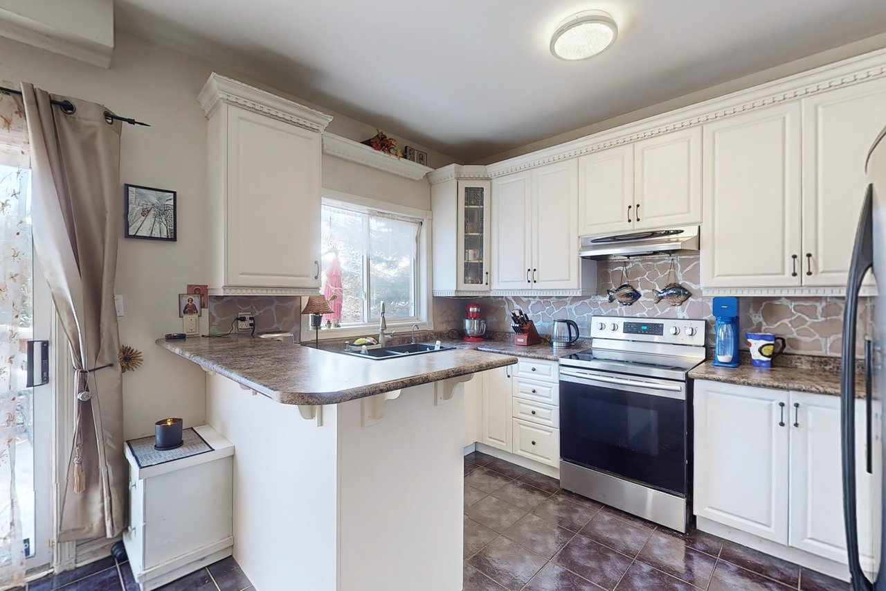 189 Humberland Dr