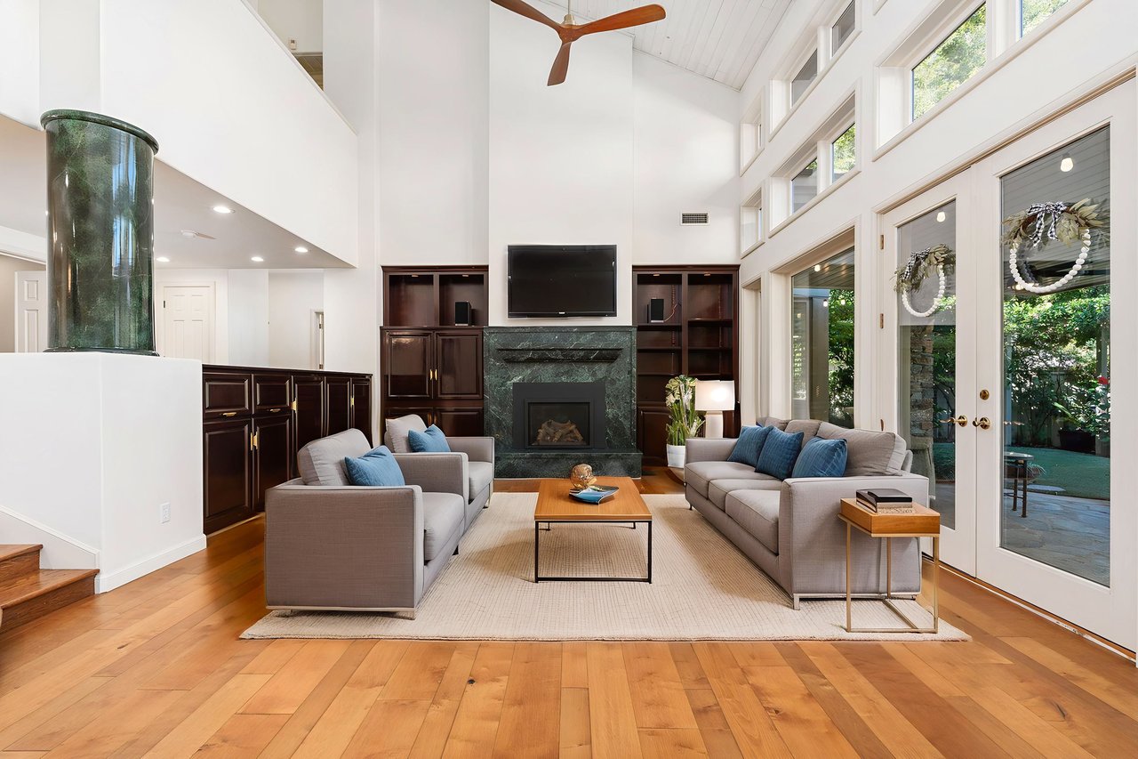 7285 N San Pedro Ave