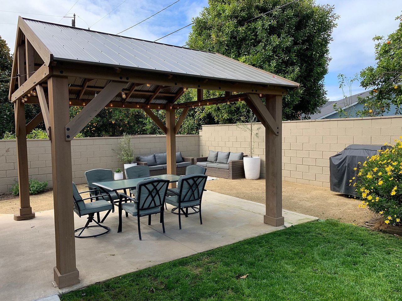 81 Hillview Ave, Ventura, CA 93003