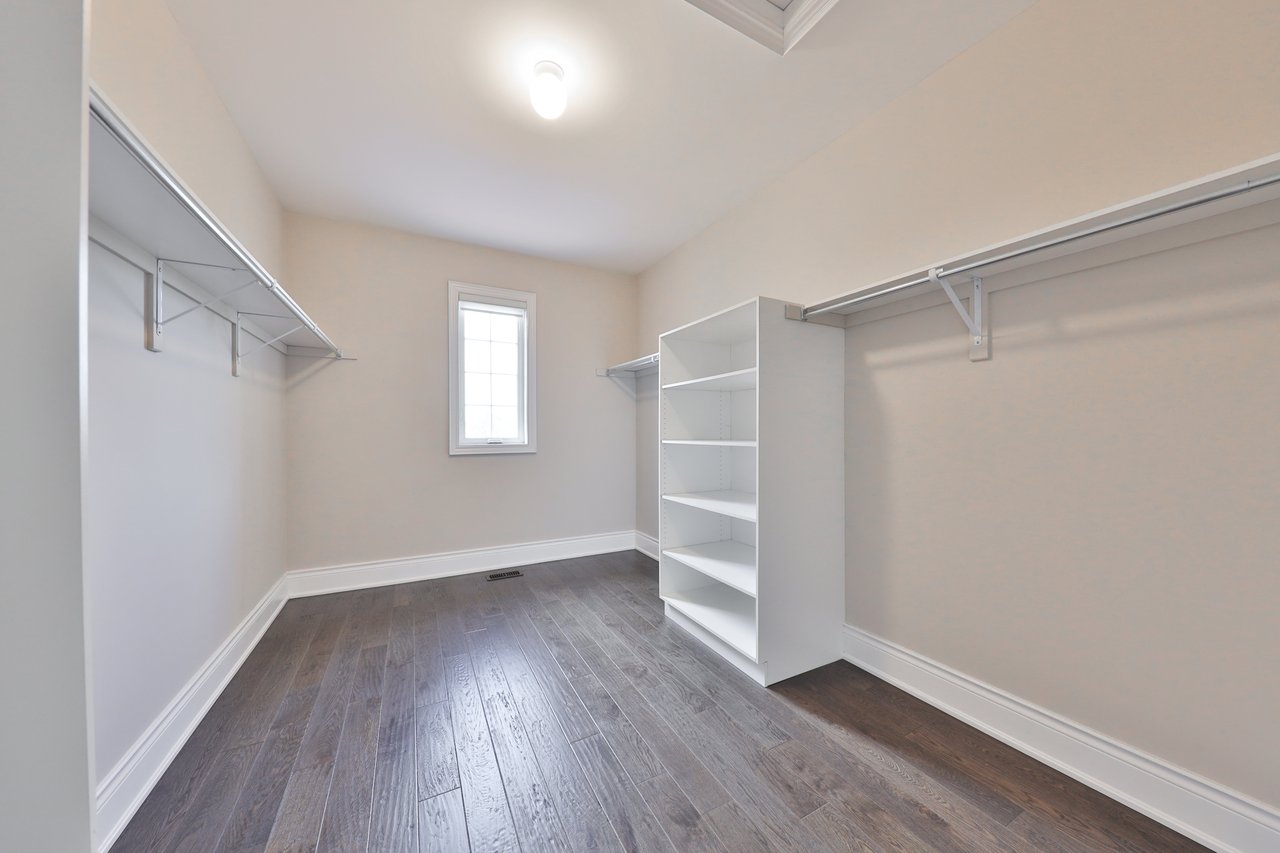 2163 Vineland Crescent, Oakville