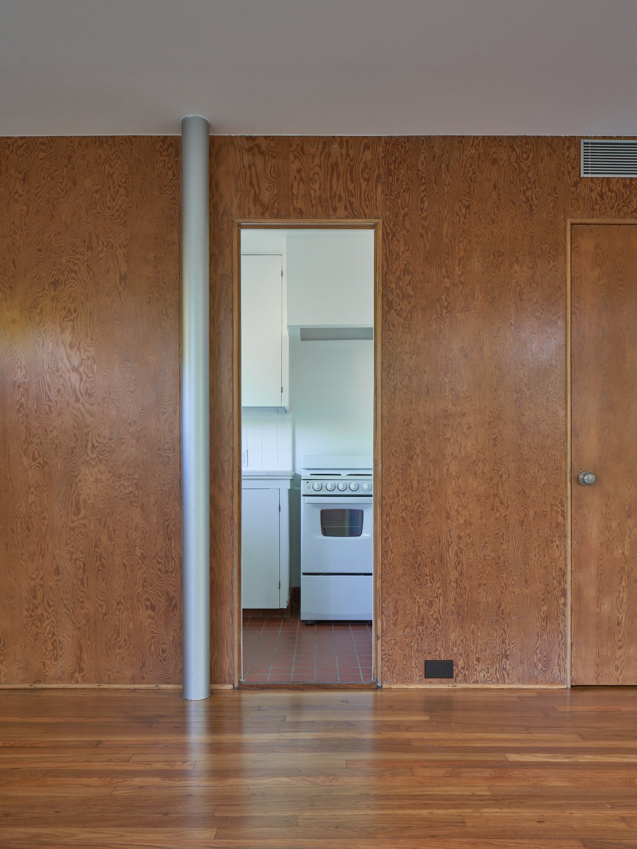 The Perch - Rare International style Architecture in Austin 