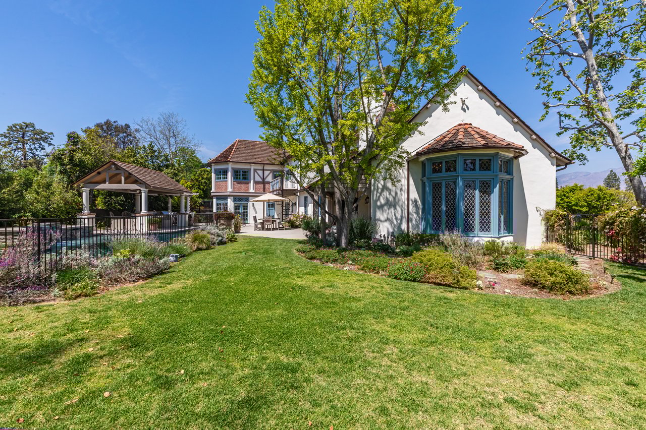 233 Hillside Rd