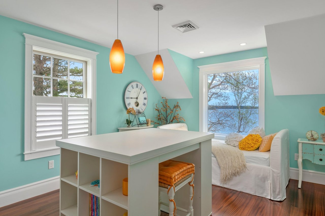 373 Lower Flying Point Road, Freeport