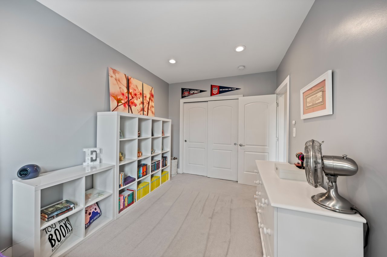 613 Longfellow St NW