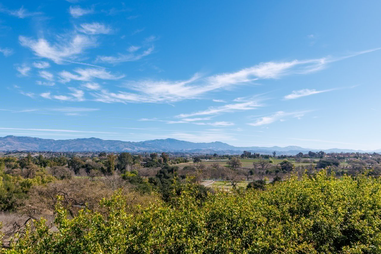 5+/- Acre Los Olivos Retreat