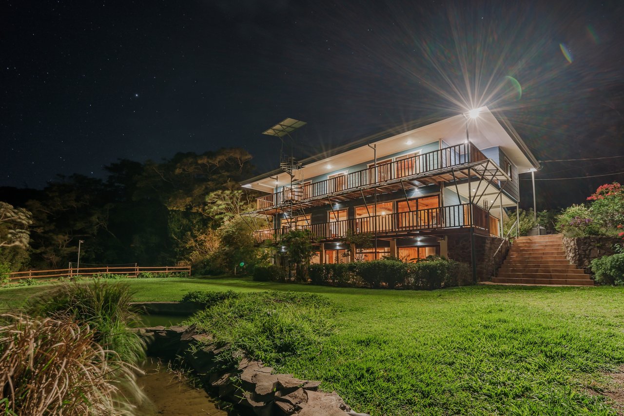 Eco Luxury Estate in Monteverde with Panoramic Gulf Views & Flat Land