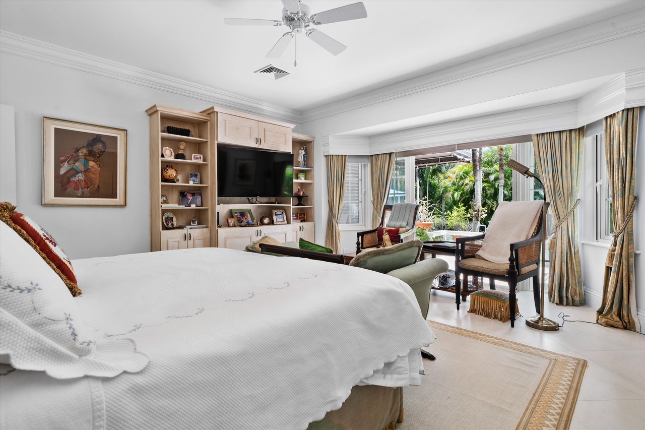 Little Southern Comfort in Lyford Cay