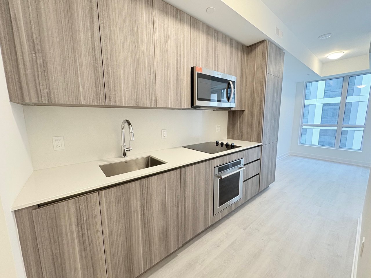 15 Richardson Street Unit: 607