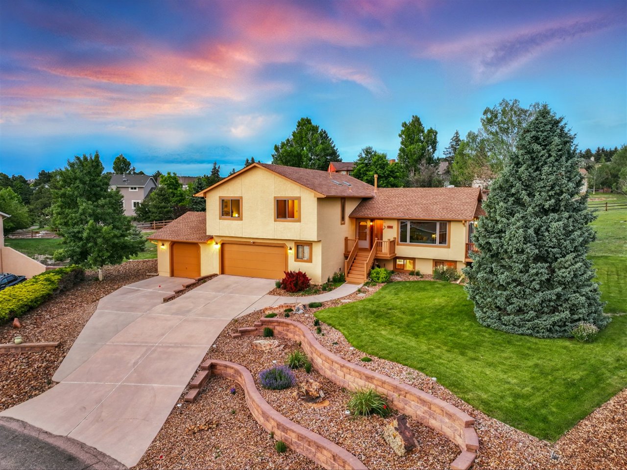 440 Torrey Pines Way