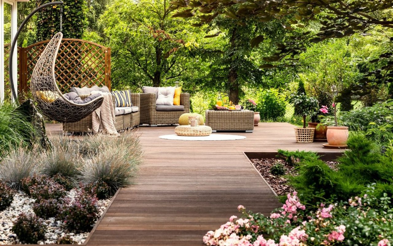 12 Essential Spring Cleaning Tasks for the Garden