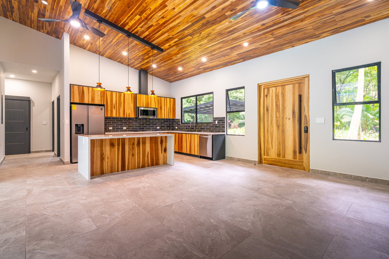 Tres Rios Waterfall House – Nature, Comfort & Elegance Combined, Brand New Construction with Warranty!
