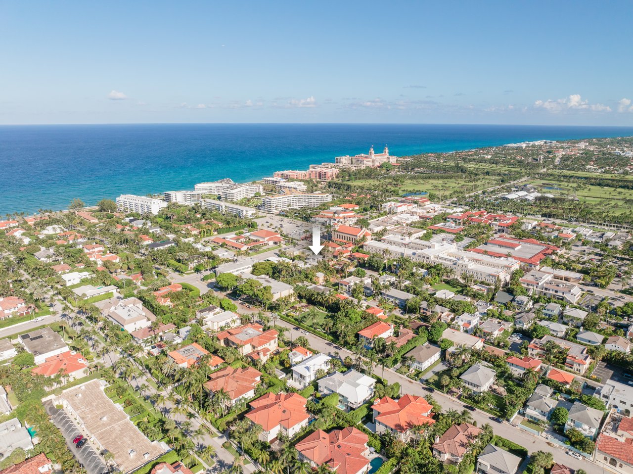 Charming Like New Residence In Town