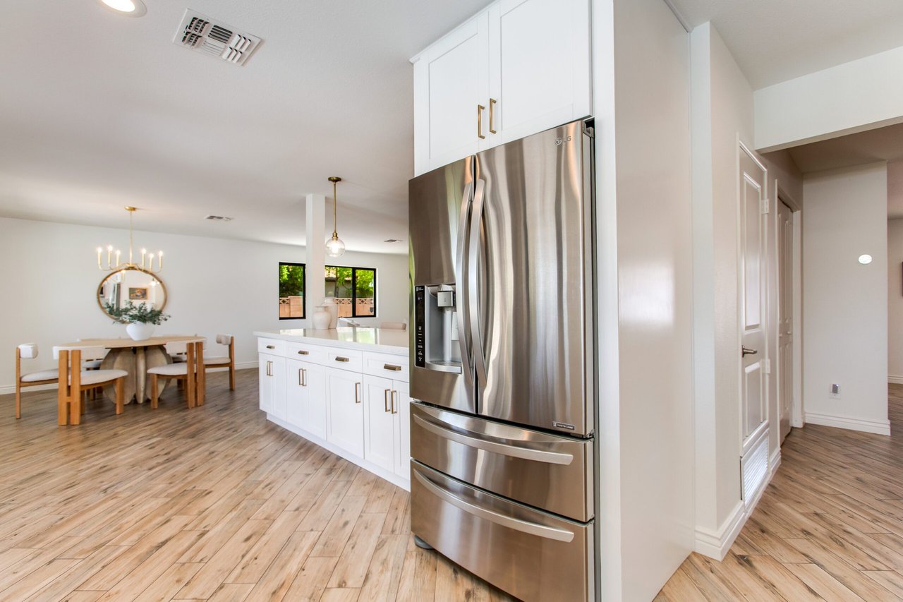 3020 E Mission Lane