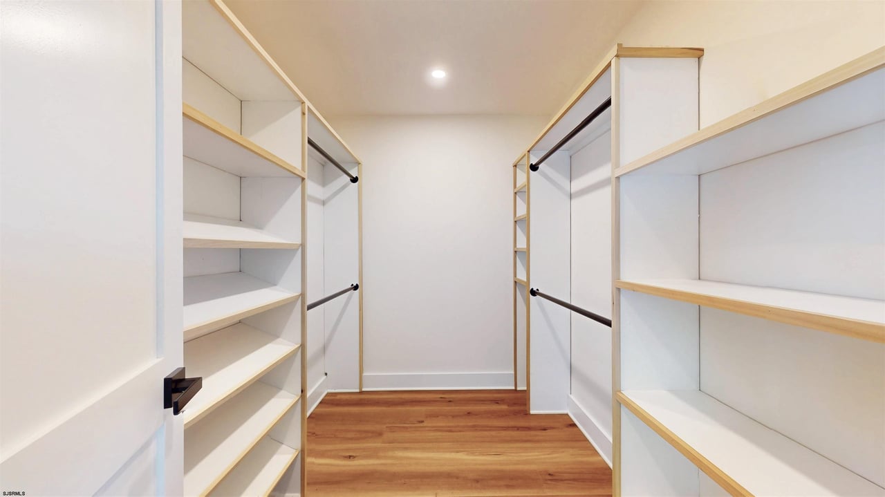 1904 W Brigantine Avenue