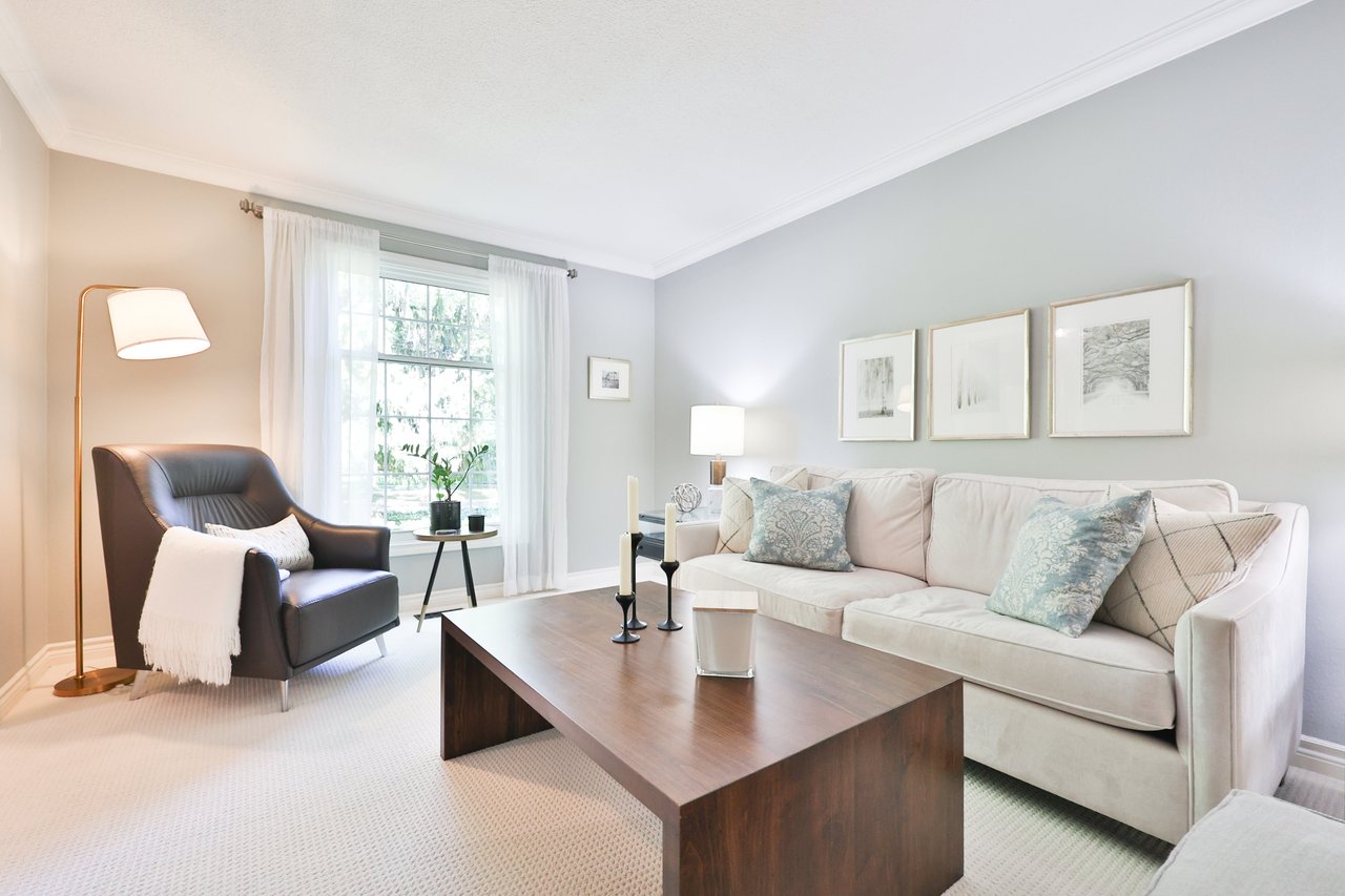 206 Rossmore Boulevard, Burlington