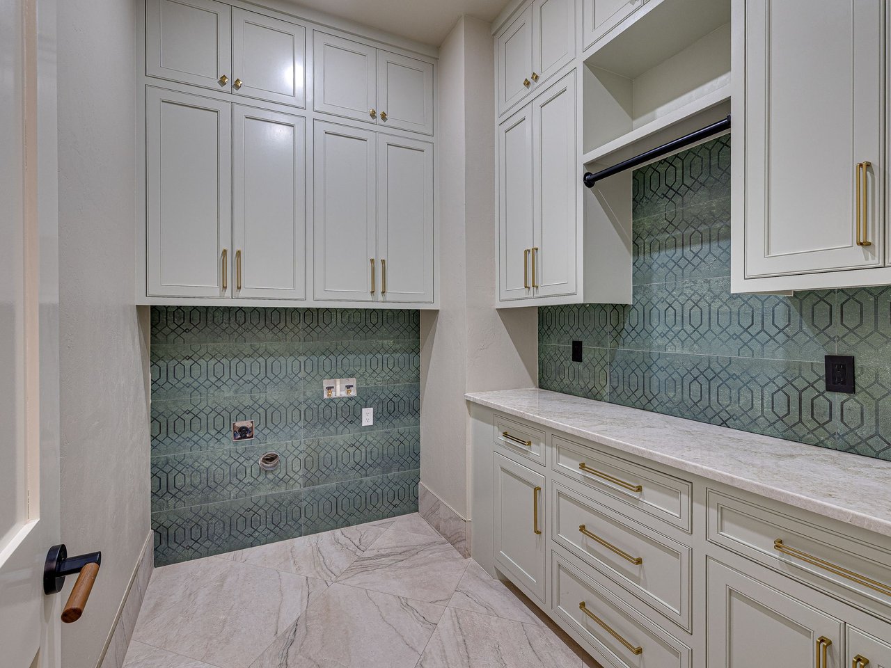 The Diamond Lodge in Mustang, Oklahoma: A Modern Mountain Masterpiece on Cimarron - Wyatt Poindexter - The Agency Oklahoma