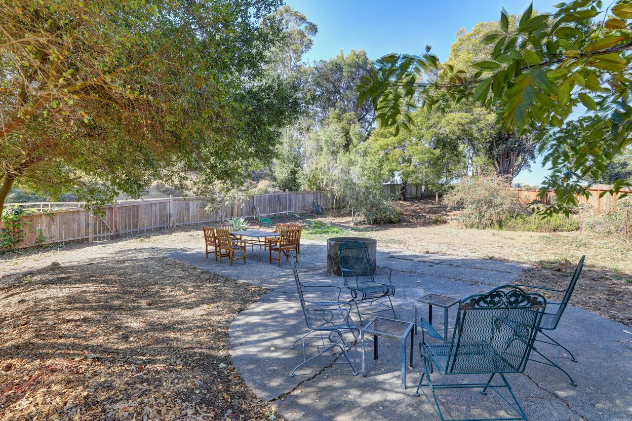 Move in Ready in One of Tiburon's Most Convenient Locations