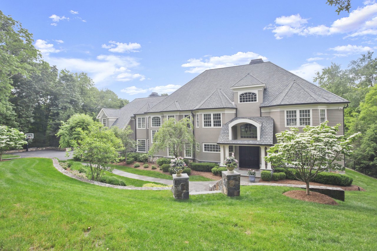 15 Cerf Ln, Mount Kisco, NY